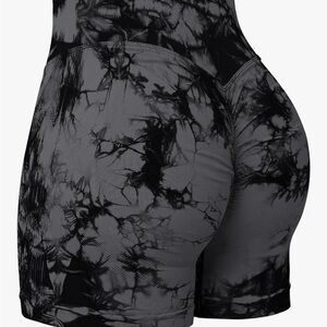 NWOT XL Never Worn Grey and Black Tie-Dye Women's Seamless Scrunch Gym Shorts